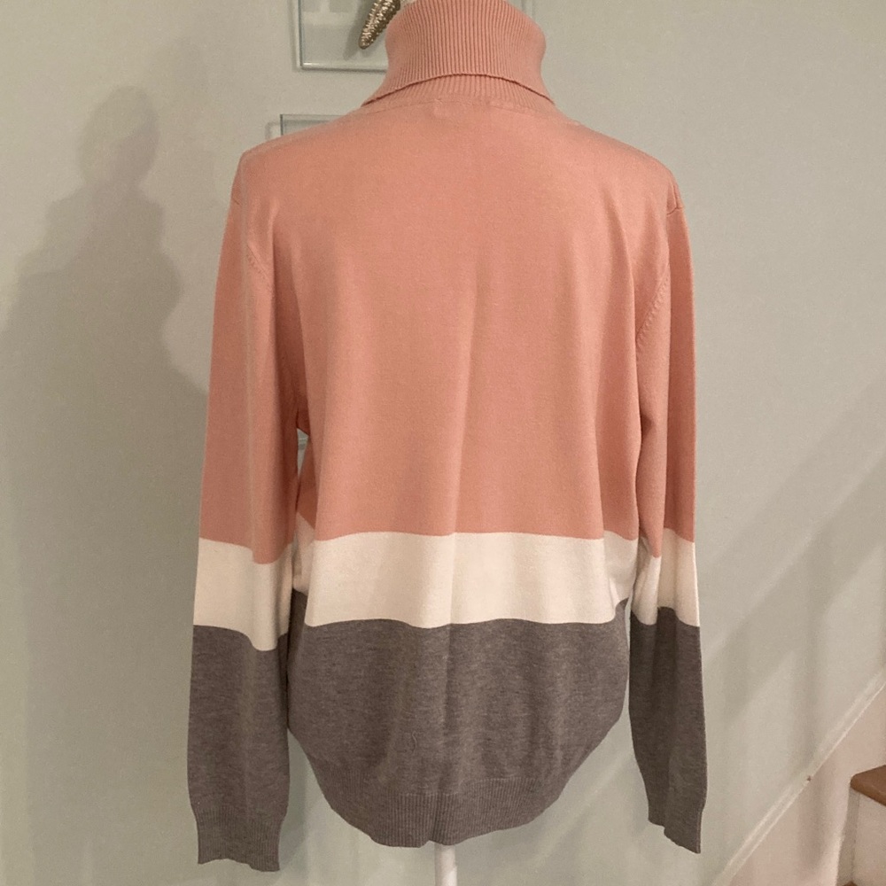 Calvin Klein Pink, White, and Gray Turtleneck Sweater. Size XL. - Picture 2 of 8